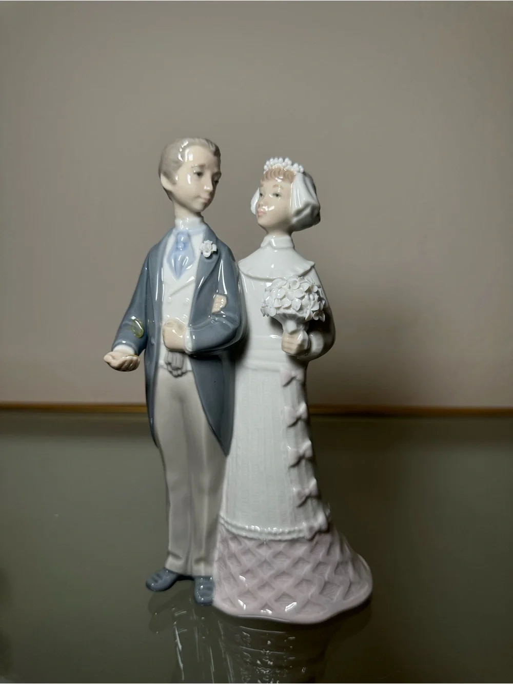Beautiful Lladro Porcelain Bride and Groom Figurine in White and Light Blue